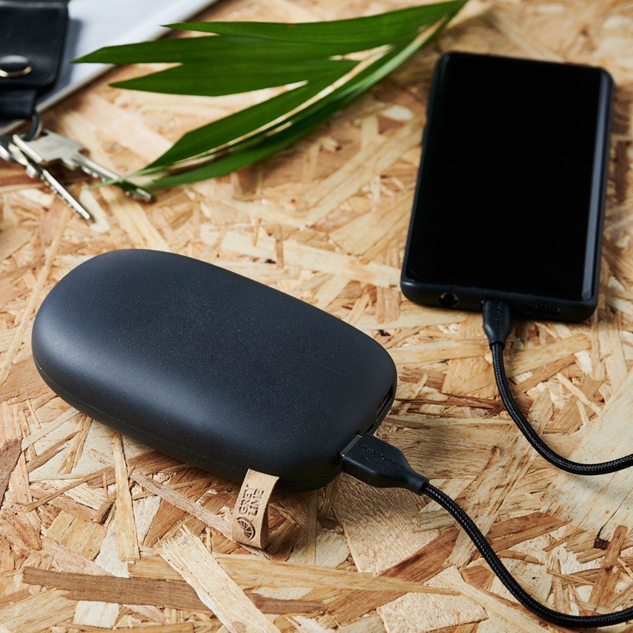 GreyLime-Power-Stone-10.400-mAh-powerbank-Black-P104304-i-brug.jpg