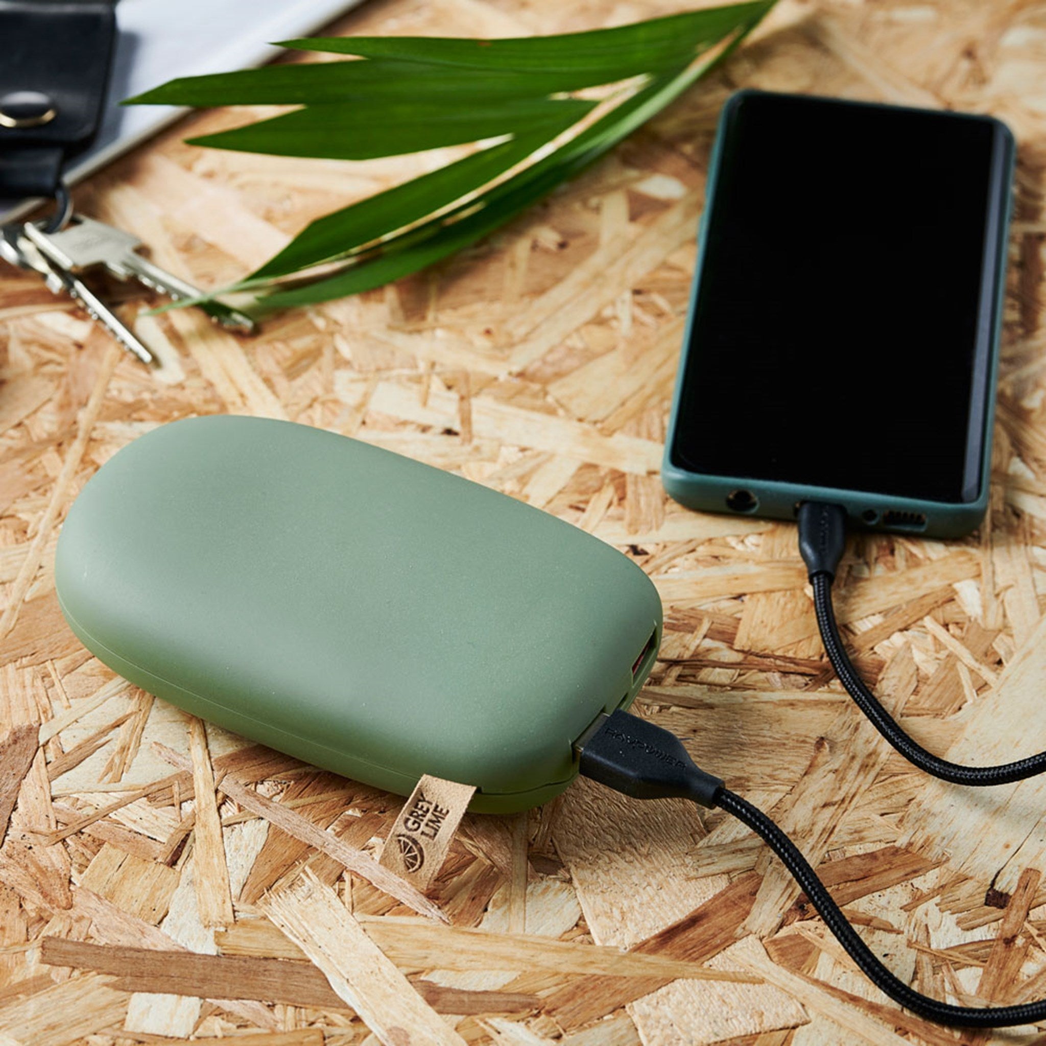 GreyLime-Power-Stone-10.400-mAh-powerbank-Green-P104303-i-brug.jpg