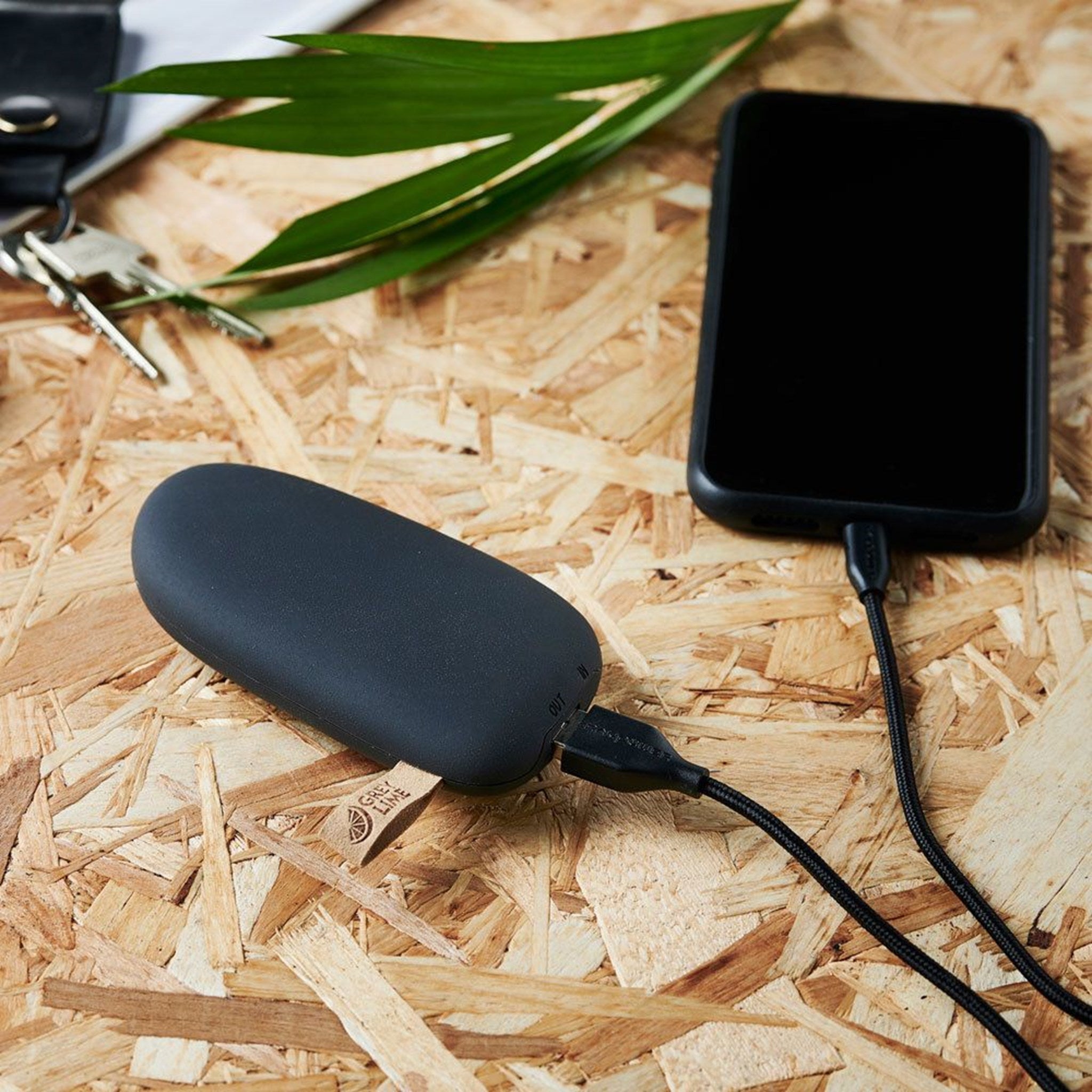 GreyLime-Power-Stone-5.200-mAh-powerbank-Black-P102904-i-brug.jpg