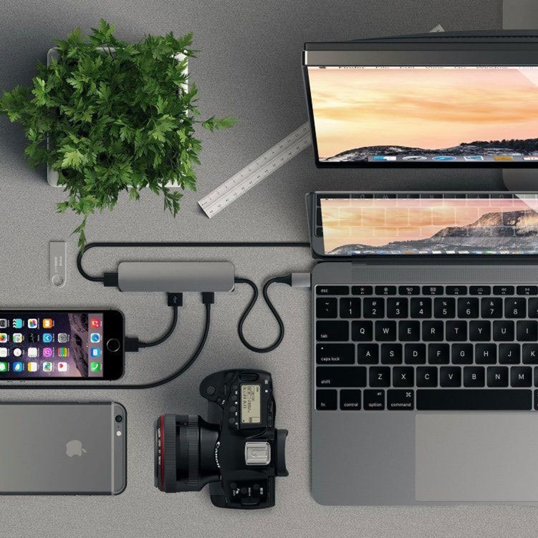 Satechi-Slim-USB-C-MultiPort-Adapter-med-4K-HDMI-Sølv-ST-CMAS-4.jpg