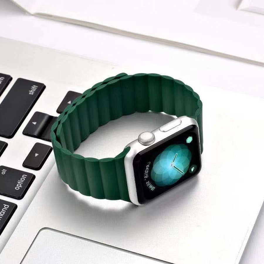 LPAW118 Lippa Apple Watch Magnetisk Silikonerem 42 44 45 49, Mørkegrøn 3