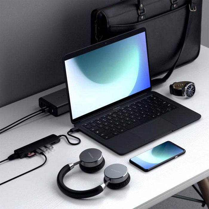 Satechi-USB-C-PD-7-port-Space-Grey-ST-UCSMA3M-3.jpg
