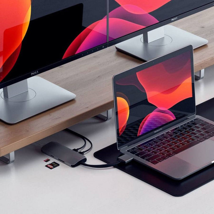ST-TCDMMAM_Satechi-USB-C-Dual-Multimedia-4K-HDMI-Hub-Space-Grey_05.jpg